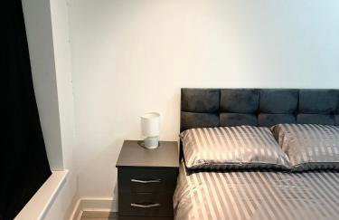 Epsom High Street Apartment 2 - Photo 9