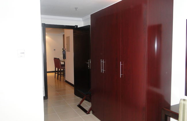 Ewan Ajman Suites Hotel - Photo 27