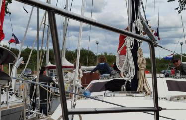 Voilier confortable en bois à cotés des plages et ferries - Photo 10