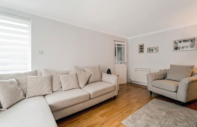 Centrally Situated 1 Bedroom House in Cumbernauld - Photo 1