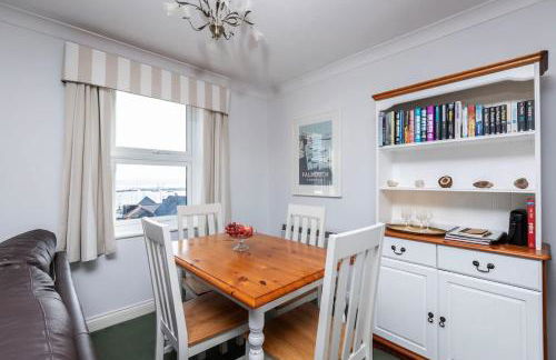 Fabulous High Street Townhouse With Stunning Views & Parking at 'Eagles Nest' - Foto 16