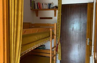 Studio Embrun à 10 mn à pied plan d eau de 2 à 4 personnes sans linge de lit ni serviettes situé 3 chemin de chadenas - Photo 2