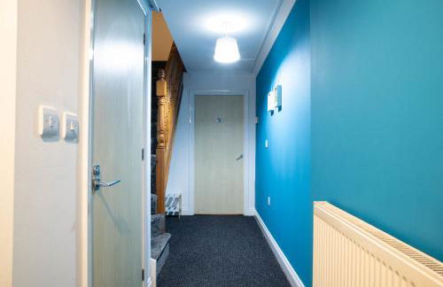 Contractor‑Heaven 5BR Home 4.5 Baths Wakefield - Foto 15