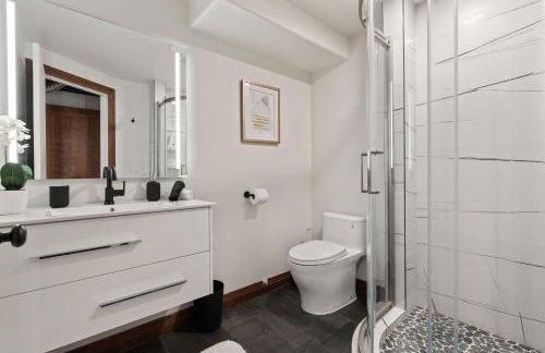 Exclusive Resort Escape - Heated Pool, Spa & Pickleball - Foto 77