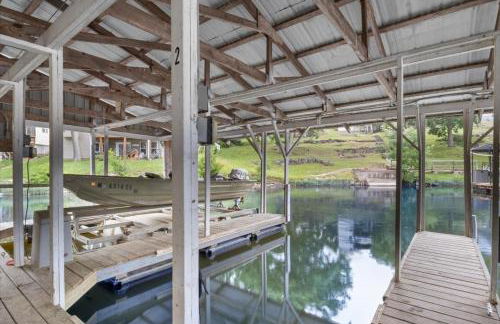 Lakefront Escape, Sunrise Views, Boat Slip & Community Dock Access - Foto 49