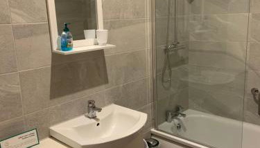 Kingfisher Cottage at Duffryn Mawr Cottages - Foto 4, Shower