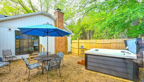 Benton Harbor Home 3 Mi to Beach Grill and Yard - Foto 2