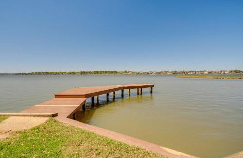 Modern Lake Conroe House with Lakefront Park and Deck! - Photo 39