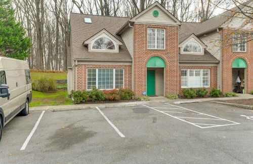 Elevator In-Unit 3-Story Condo Only 14 Mi to DC! - Foto 43