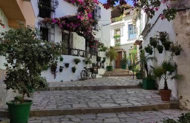 Luxury 3 Bedrooms, Private Heated Pool - EHHouse - Photo 43