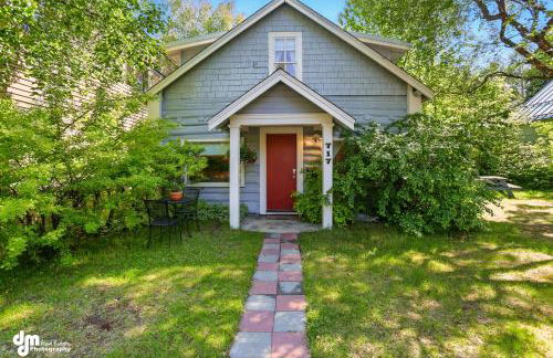 Coastal Cabin - Downtown Historical Log Home - Foto 43