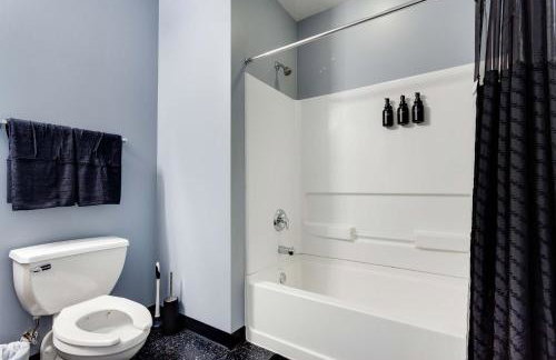 West Loop - City Views With In & Out Parking 2 - Photo 71