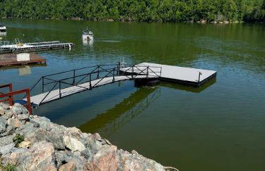 Watauga Lake Retreat Cozy family cabin Sleeps 8 - Photo 32