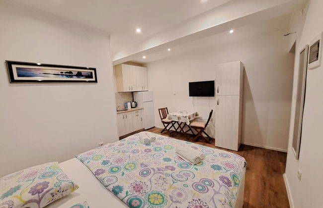 Studio Leo Apartment - Photo 3