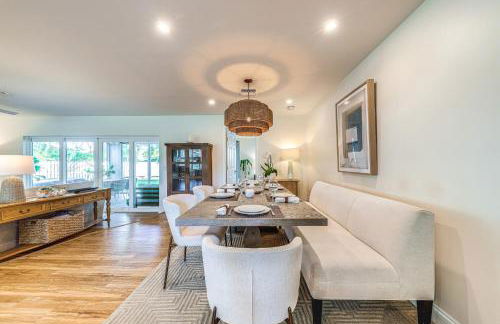 Location, Location! Stylish Home in Palm Beach! - Photo 9