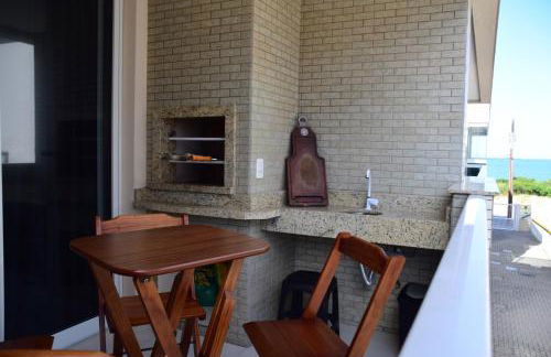 Apartamento a beira mar completo com churrasqueira - Foto 11