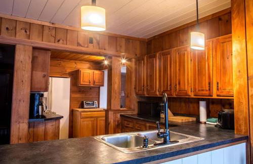 Gorgeous Cottage Rental on Banks of Rangeley Lake in Rangeley, Maine - Foto 9