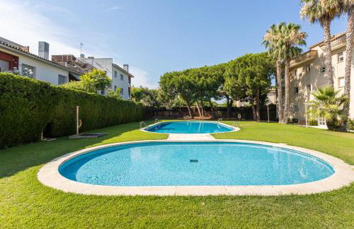 SeaBreezeHeaven - Sea View Apartment, Pool & Spacious Terrace with BBQ - 50m from Sant Pol Beach - Foto 50