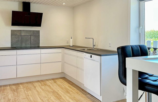 4 Person Holiday Home in Ostervra - Foto 3