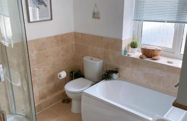 Plain Sailing 2 min walk to the harbour amazing location - Photo 17