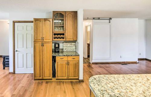 Country Home with Fire Pit 40 Mi to Nashville! - Foto 8