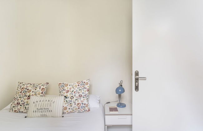 Lovely and Central 4 BR Apartment - Photo 24