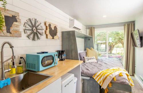 The Container Retreat @ 290 Wine Trail #7 Groups welcome! - Foto 6