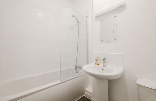 Pristine and Modern Home away from Home - Photo 10