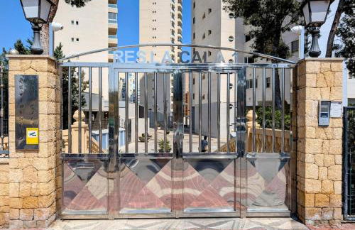 Apartamento con piscina de verano e invierno - Photo 25