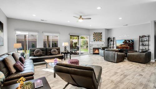 Near Downtown Palm Springs Home with Mountain Views - Foto 5