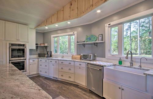 Lush Gilbert House with Outdoor Oasis on Lake Murray - Foto 6