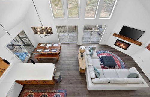 Bright Mountain Cabin with Game Room & Golf Course Views Near Hedgesville, West Virginia - Foto 15