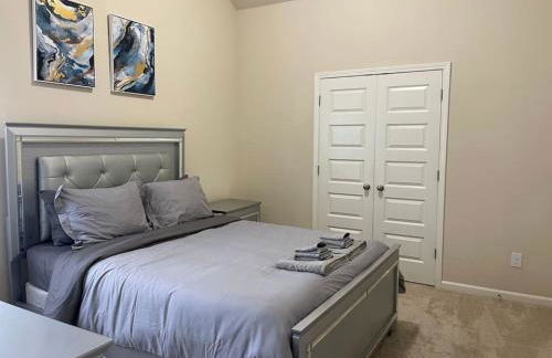 Spacious Home, Patio, Yard, WiFi, Near Speedway - Foto 7