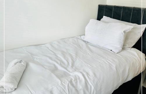 Bright 4BR Home - National Museum, Highfields Park, Uni & City Centre - Sleeps 8 - Photo 15