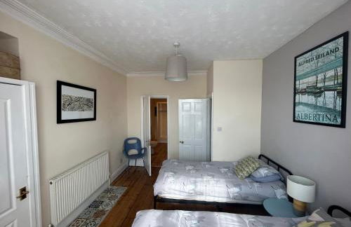 Central Barmouth Town House - Near Beach - Sleeps up to 16! - Foto 12