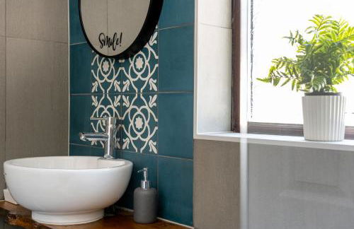 Parking - Garden - Views - M4 Work Stay - Photo 20