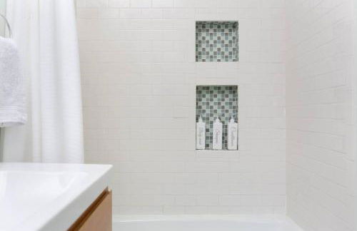 2BR 2BTH with Private Pool Riverwalk Downtown - Foto 14