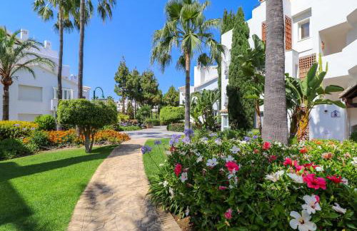 Frontline beach ground floor apartment - Los Monteros Palm Beach - Photo 43