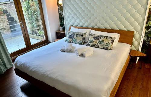 Unique Luxury Home in the heart of London. Air conditioned with private garden - Photo 29