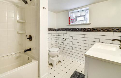 Game Room and Fire Pit West Mifflin Home! - Foto 22