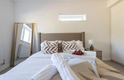 Designer 1BR I Work-From-Home Ready I Fast Wi-Fi - Foto 12