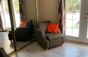 Alicia Alibi vintage Vegas pool house - Foto 52