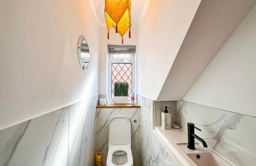 5BR Manchester Home Jacuzzi, Garden & Parking - Foto 34