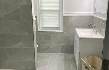 Large-Group Ready 8BR Home Near Niagara Falls & Casino - Foto 10