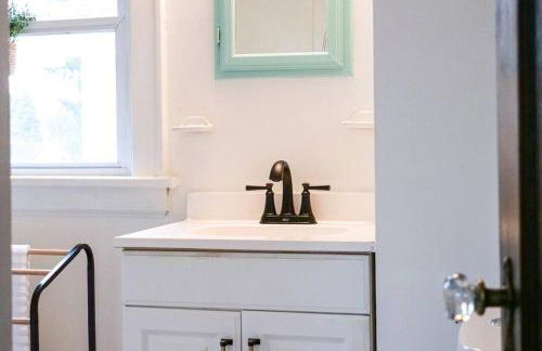 Cozy & Convenient Getaway 3BD 2BA Dog Friendly - Foto 78