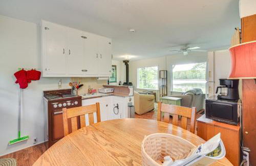 Secluded Lakefront Gem on 300 Acres in Webster - Foto 9