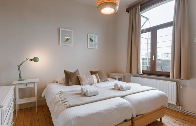 Charming Mansion in Vibrant Antwerp - Photo 41