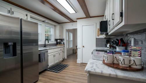 Roll Tide Bungalow-3 miles to UA- 5 TVs- Game Room - Foto 4