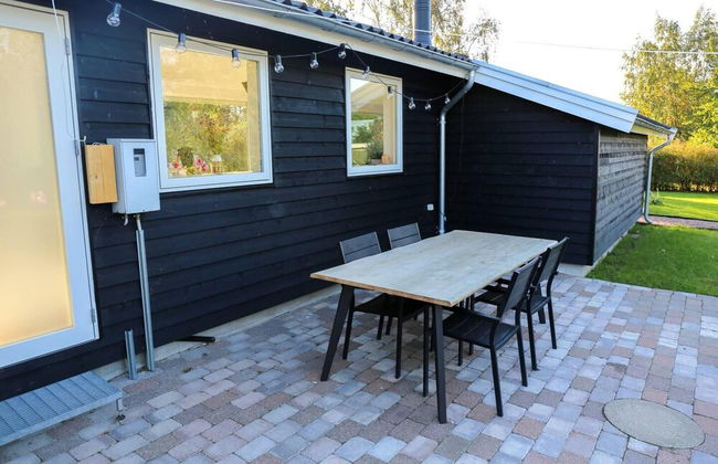 The Comfort of This Cottage Merges With Nature - Photo 35