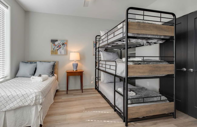 Spectacular Condo Rooftop Deck Great for Groups - Photo 3